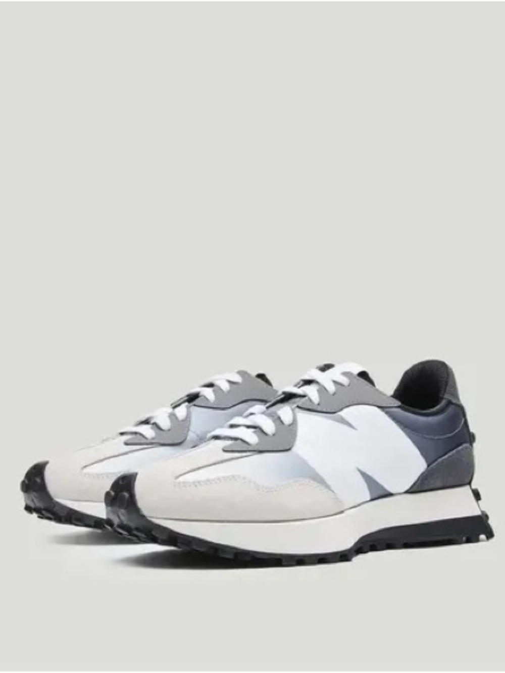 Unisex New Balance x FIGS Sneakers